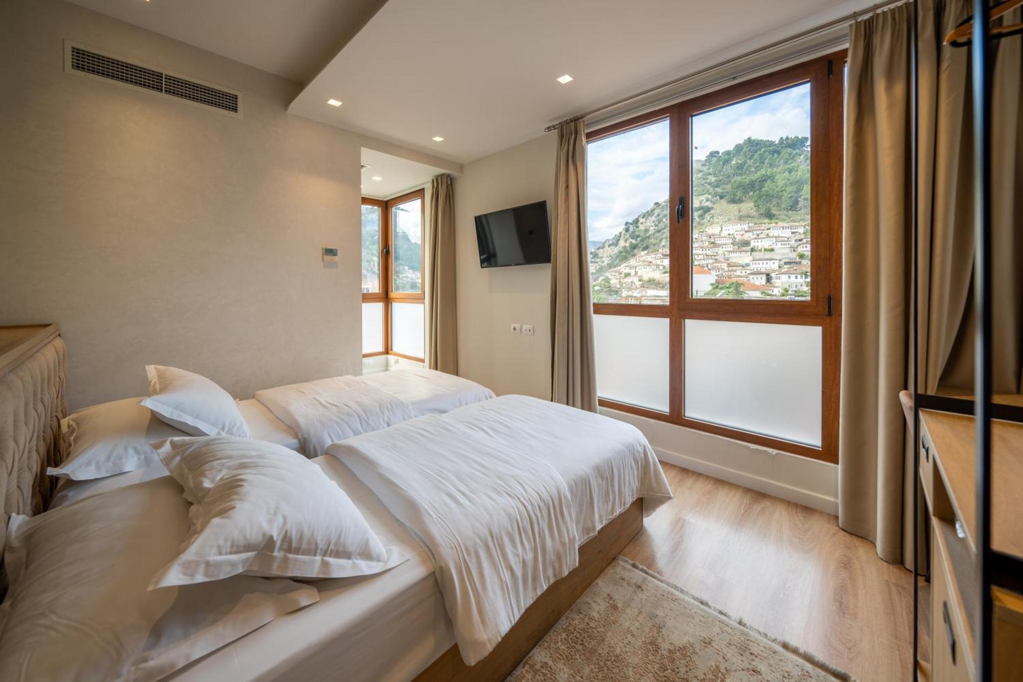 Merko Hotel Berat Exteriör bild